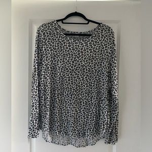 Old Navy long sleeve cheetah pattern shirt XL